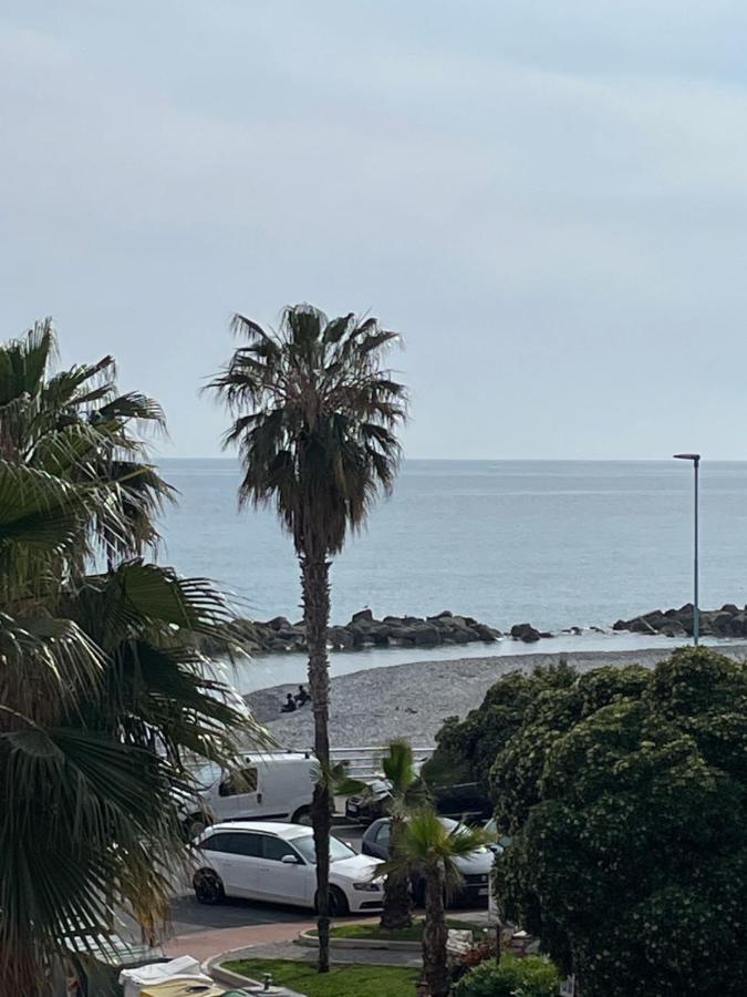Casa Arcobaleno Daire Ventimiglia Dış mekan fotoğraf